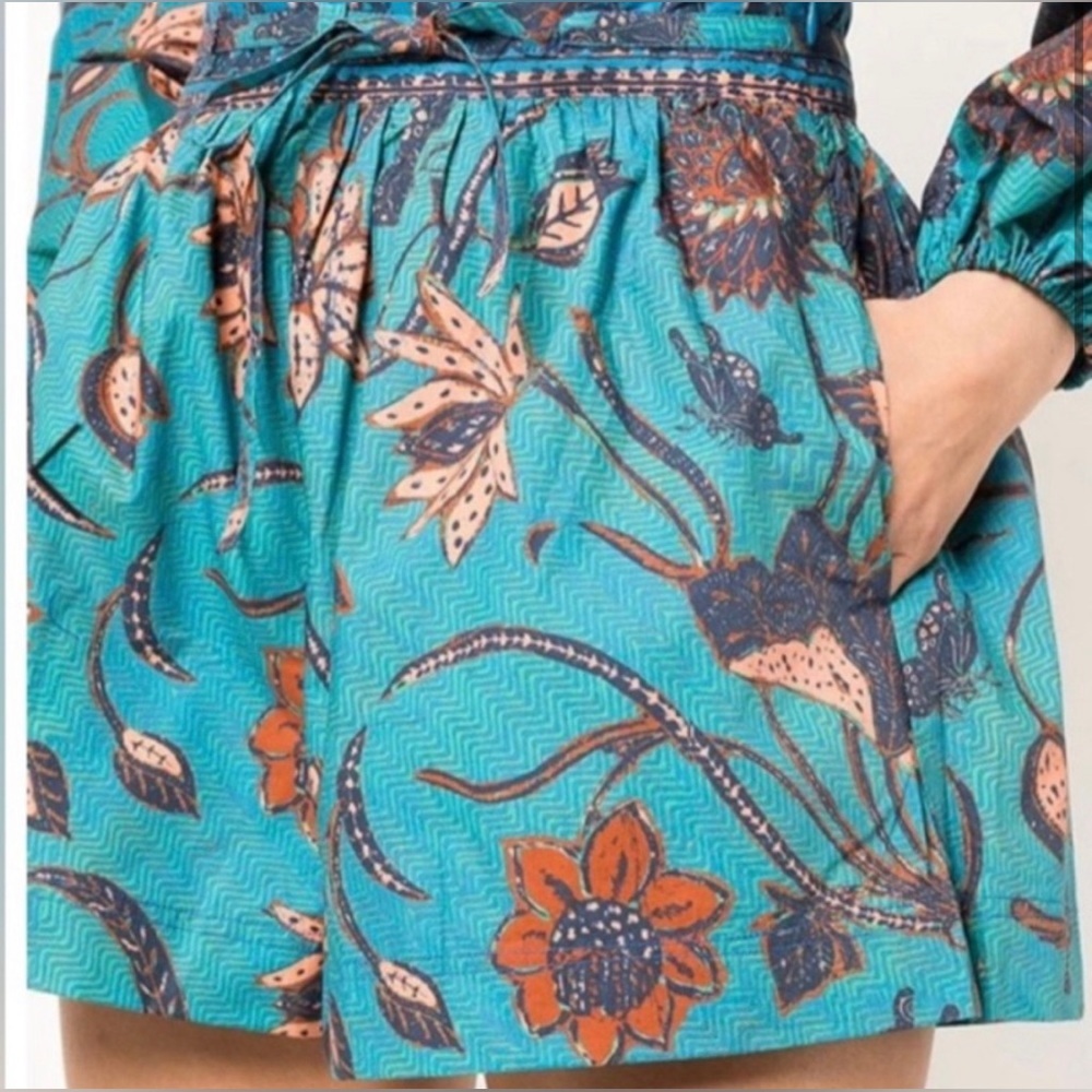 Ulla Johnson Rowan Floral Lagoon Shorts
Tie Waist